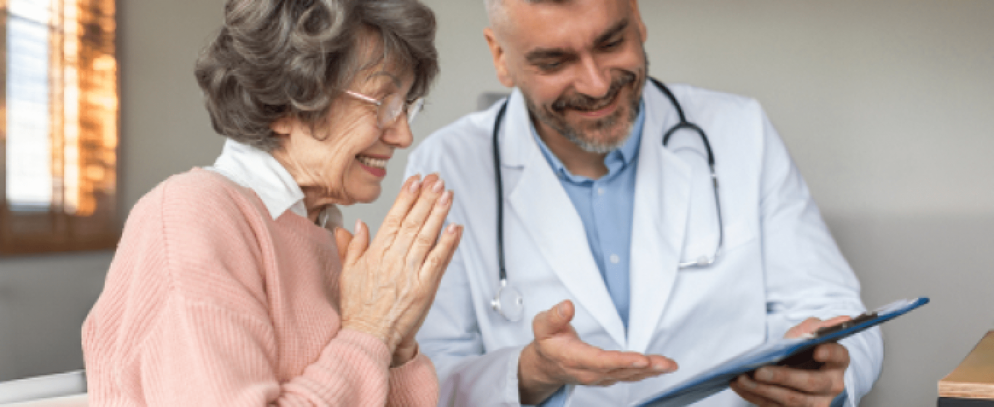 A COPD patient speaks to a doctor about Stiolto Respimat vs. LABA/ICS